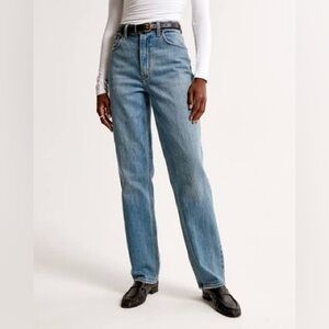 Ultra high-rise 90s straight jean